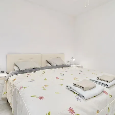 Casa Rosa Burriana * نيرخا